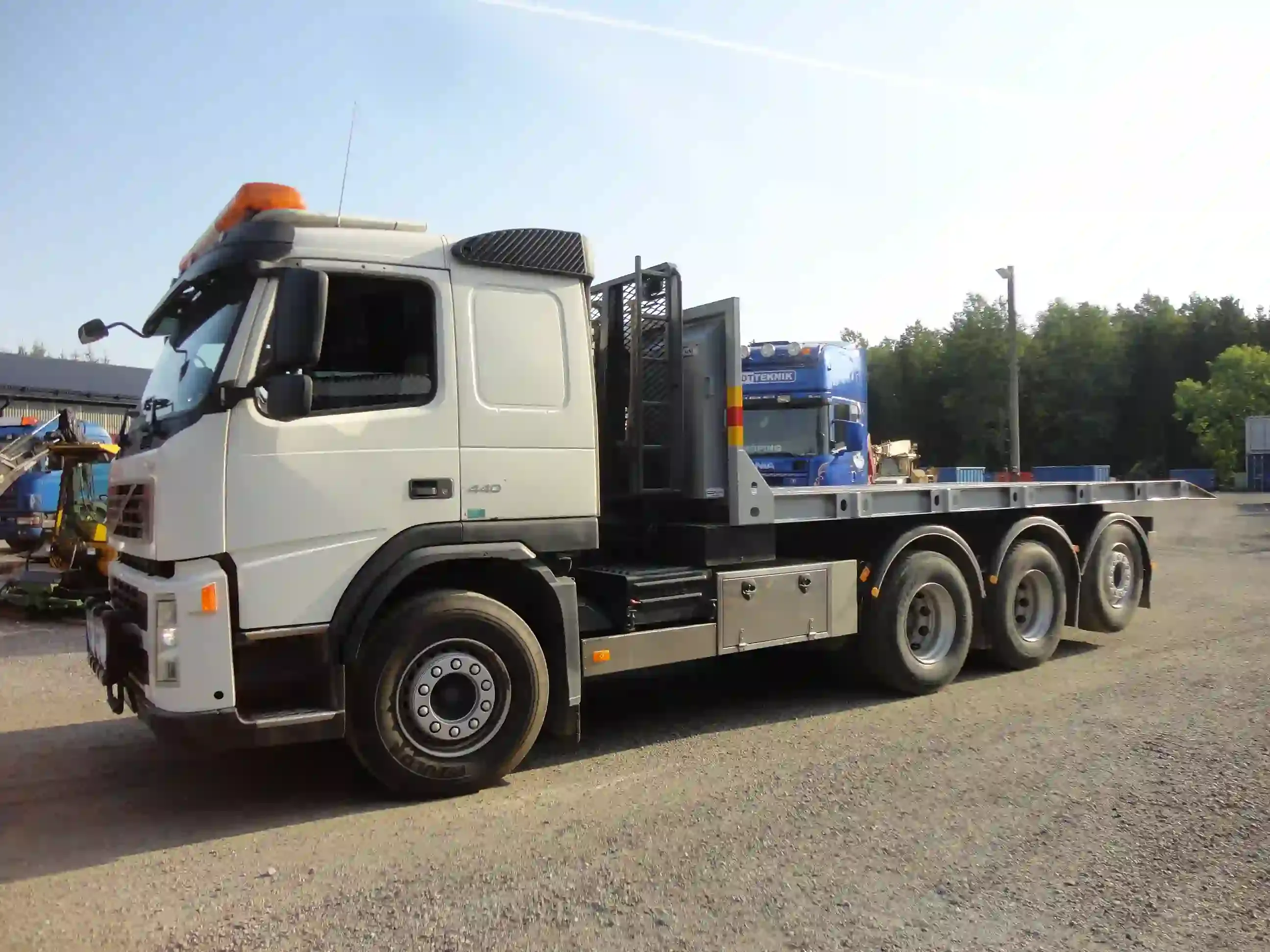 SISU 20t maskin med knack 002